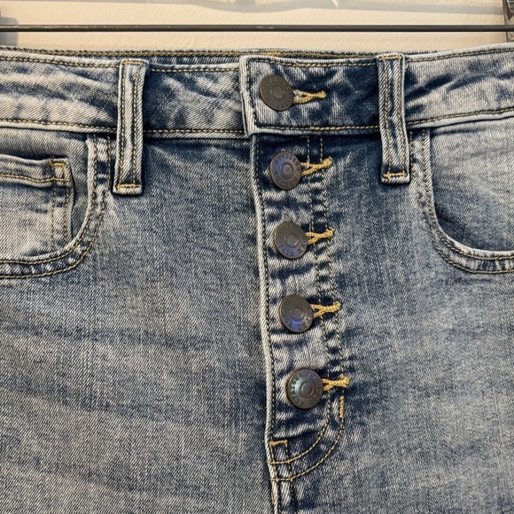 Harper (Francesca's Collections) Distressed Y2K High Rise flare Jeans - Picture 8 of 8